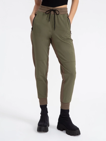 Calça Jogger com Recortes – Jab