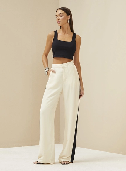 Top Reto Decote Quadrado – Forum