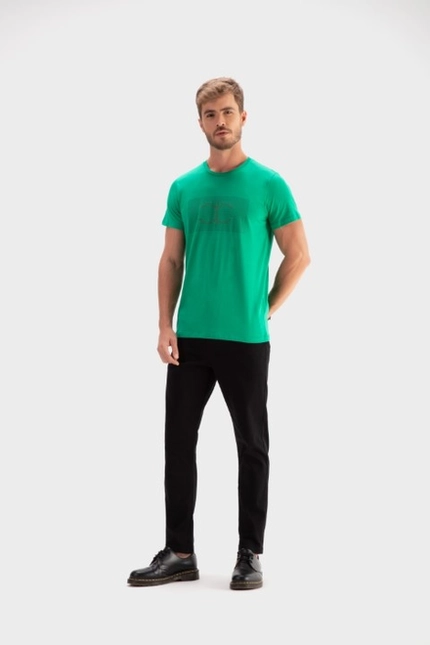 Camiseta Slim Estampa Texturizada – Invicci