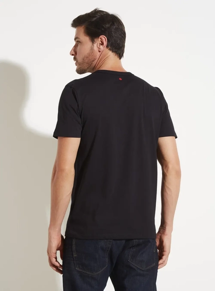 Camiseta Básica Logo Bordado – Forum
