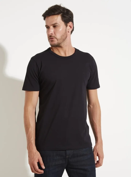 Camiseta Básica Logo Bordado – Forum