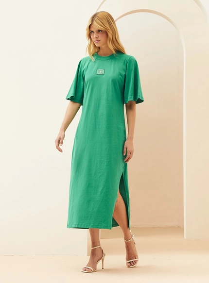 Vestido Midi com Detalhe em Logo – Forum