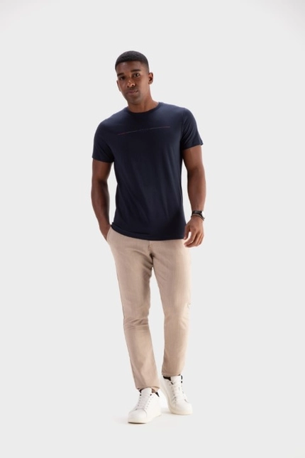 Camiseta Slim Minimalista – Invicci