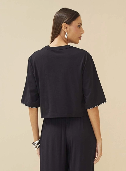 Camiseta Básica Com Logo Bordado – Forum