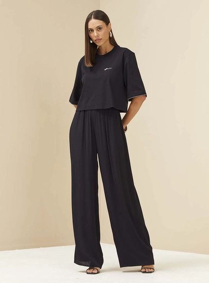 Camiseta Básica Com Logo Bordado – Forum
