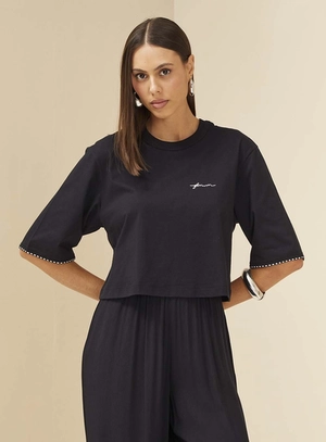 Camiseta Básica Com Logo Bordado – Forum