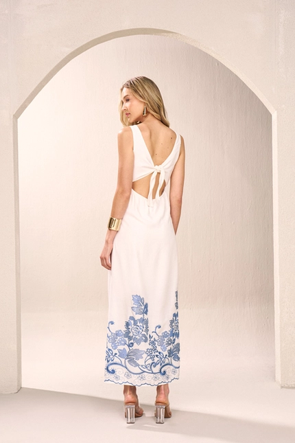 Vestido Midi Bordado – Yexx