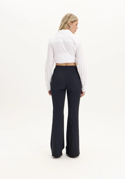 Calça Flare Canelada - Myft