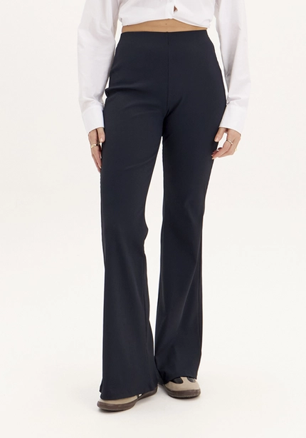 Calça Flare Canelada - Myft
