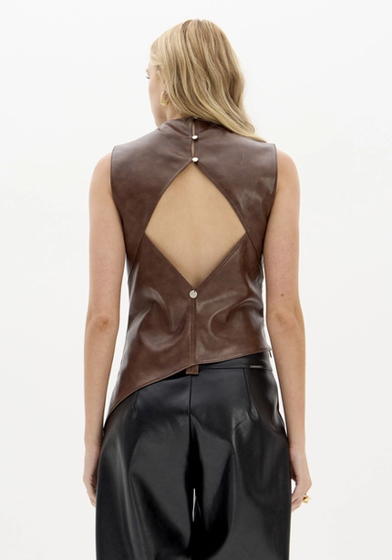 Blusa Assimétrica com Recorte – Myft