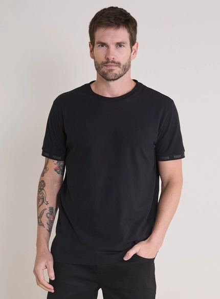 Camiseta Básica Detalhe Manga – Forum