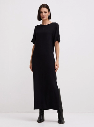 Vestido Midi T-Shirt Fenda – Forum