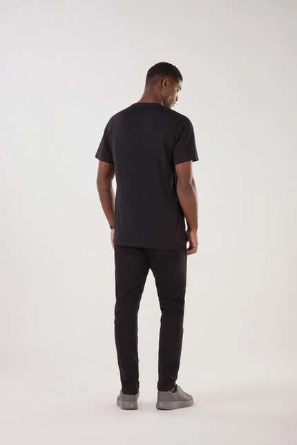 Camiseta Regular Logo Emborrachado – Invicci