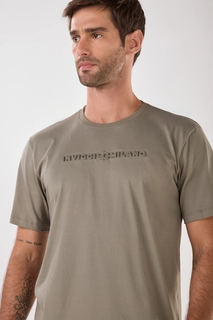Camiseta Logo Relevo Regular – Invicci