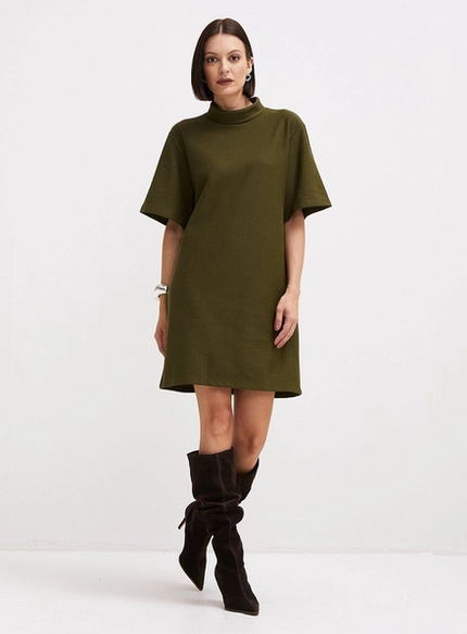 Vestido Texturizado Gola Alta – Forum