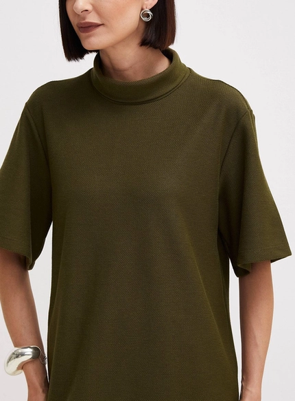 Vestido Texturizado Gola Alta – Forum