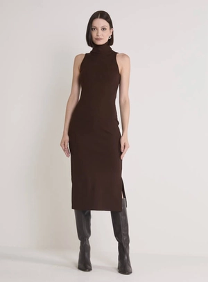 Vestido Canelado Gola Alta – Forum