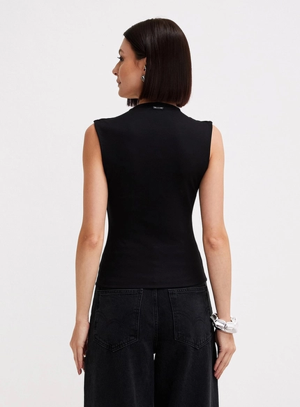 Blusa Justa Decote Quadrado – Forum