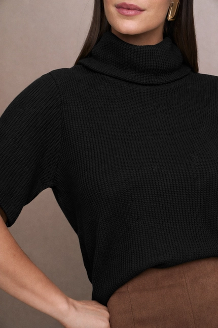 Blusa Ampla Gola Alta – Yexx
