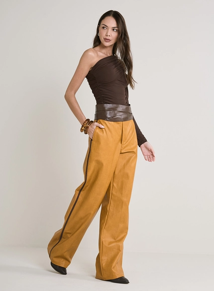 Blusa Ombro Único – Forum