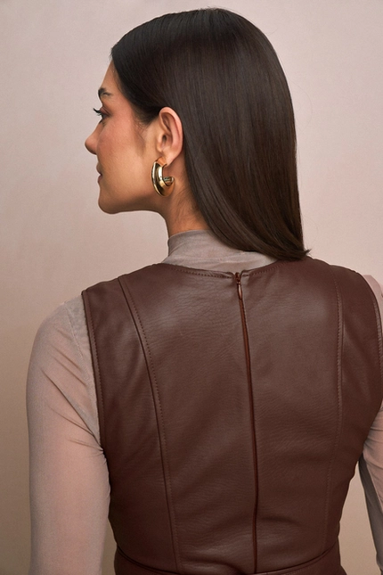 Blusa Sem Manga em PU - Yexx