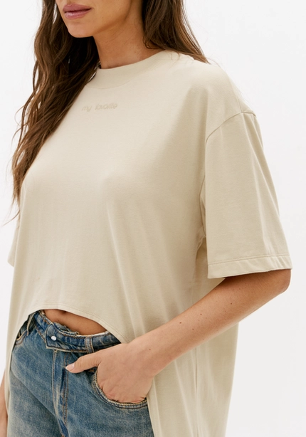 T-Shirt Assimétrica Alongada - Myft