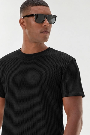 Camiseta Regular Texturizada - Invicci