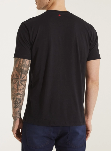 Camiseta Básica com Bordado - Forum