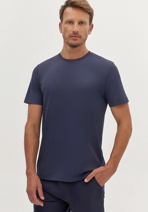 Camiseta Básica Tech Skin – Hangar