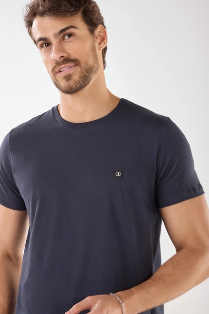 Camiseta Básica Logo Emborrachada – Invicci