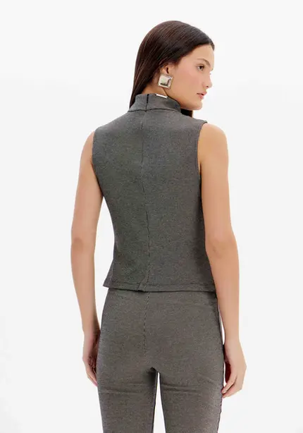 Blusa Gola Alta Xadrez - Myft