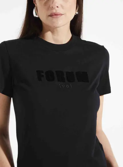 Camiseta Com Logo - Forum