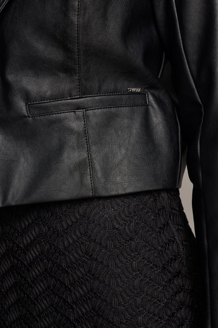 Blazer Curto em PU – Yexx