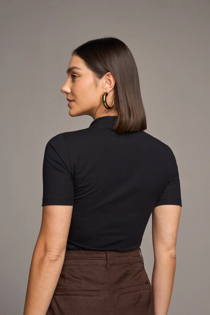 Blusa Básica Gola Alta – Yexx