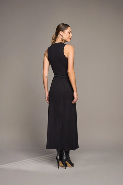 Vestido Midi com Recortes – Yexx