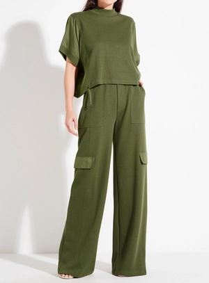 Blusa Gola Alta com Ajuste Lateral – Forum